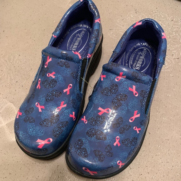 easy street nursing shoes